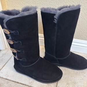 BEARPAW Lori Boot, Black/Grey, Size 8